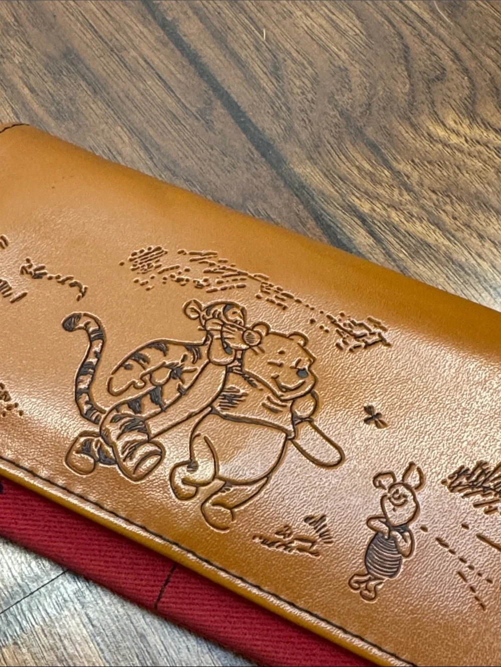 Disney Winnie the Pooh Red Brown Wallet Sketch Zip Around Wristlet